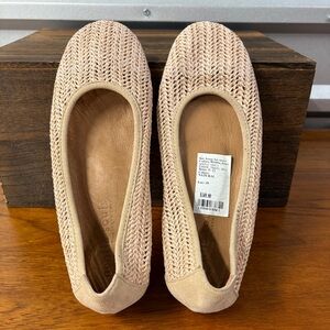 Gentle Souls Women Natural Knit Travel Ballet Flats Size 8.5